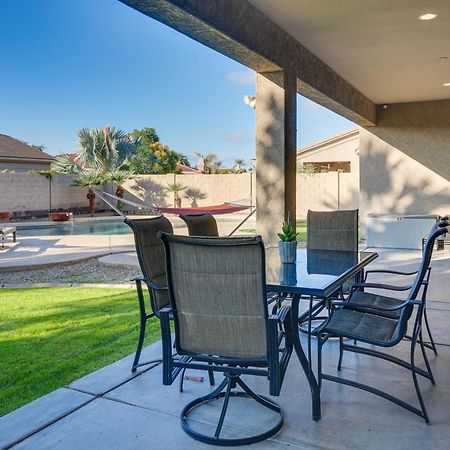 Goodyear Group Getaway With Pool And Putting Green Exteriör bild