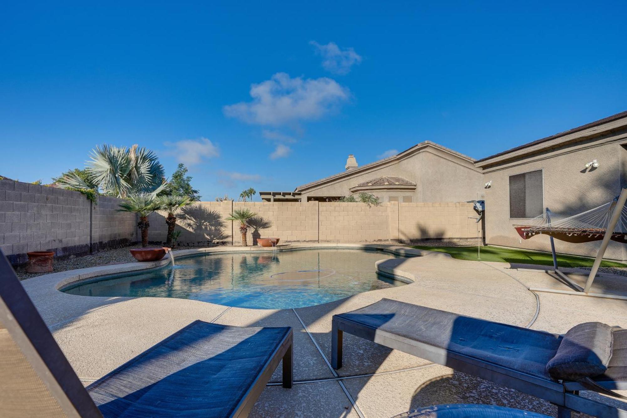 Goodyear Group Getaway With Pool And Putting Green Exteriör bild