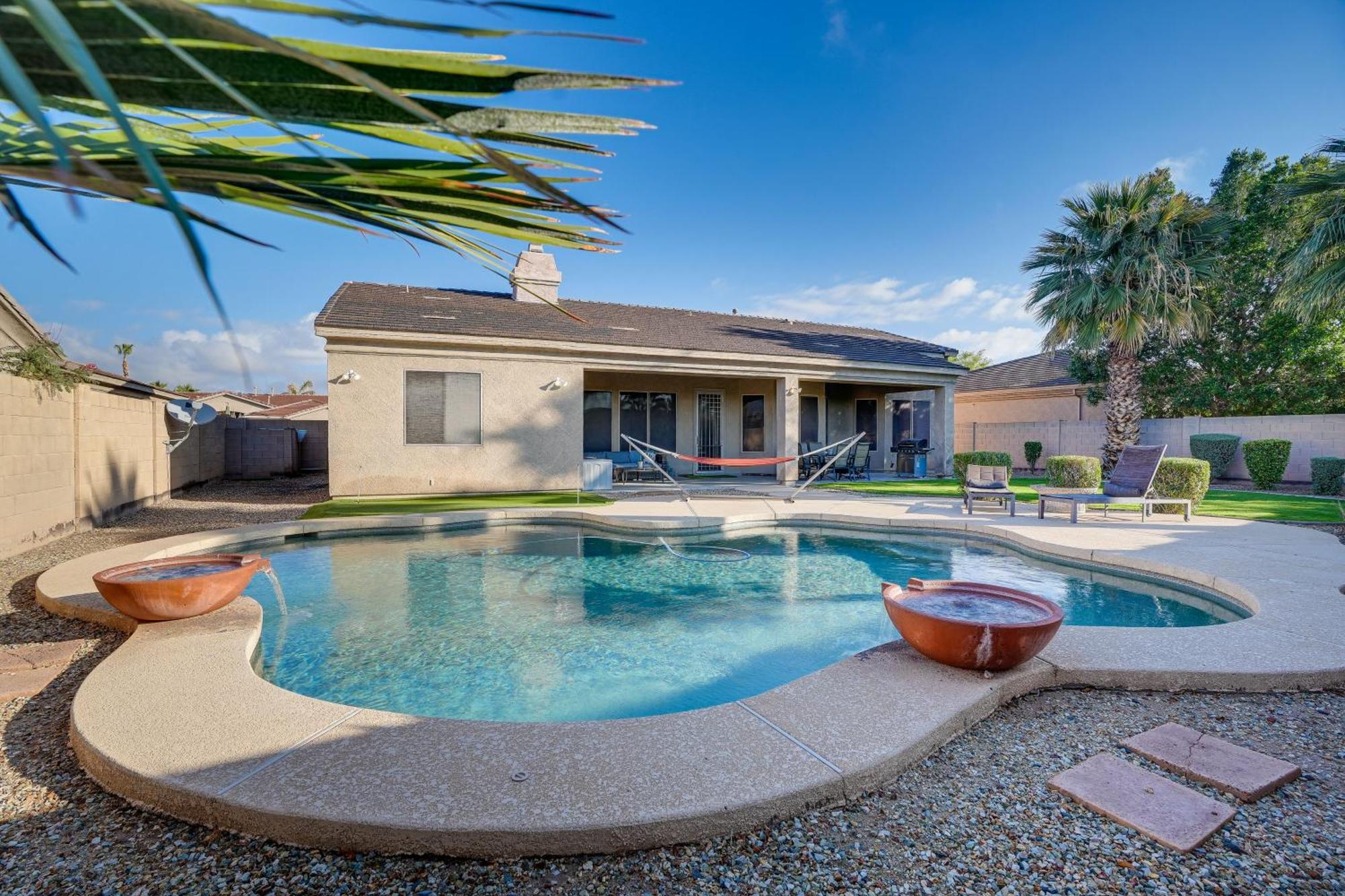 Goodyear Group Getaway With Pool And Putting Green Exteriör bild