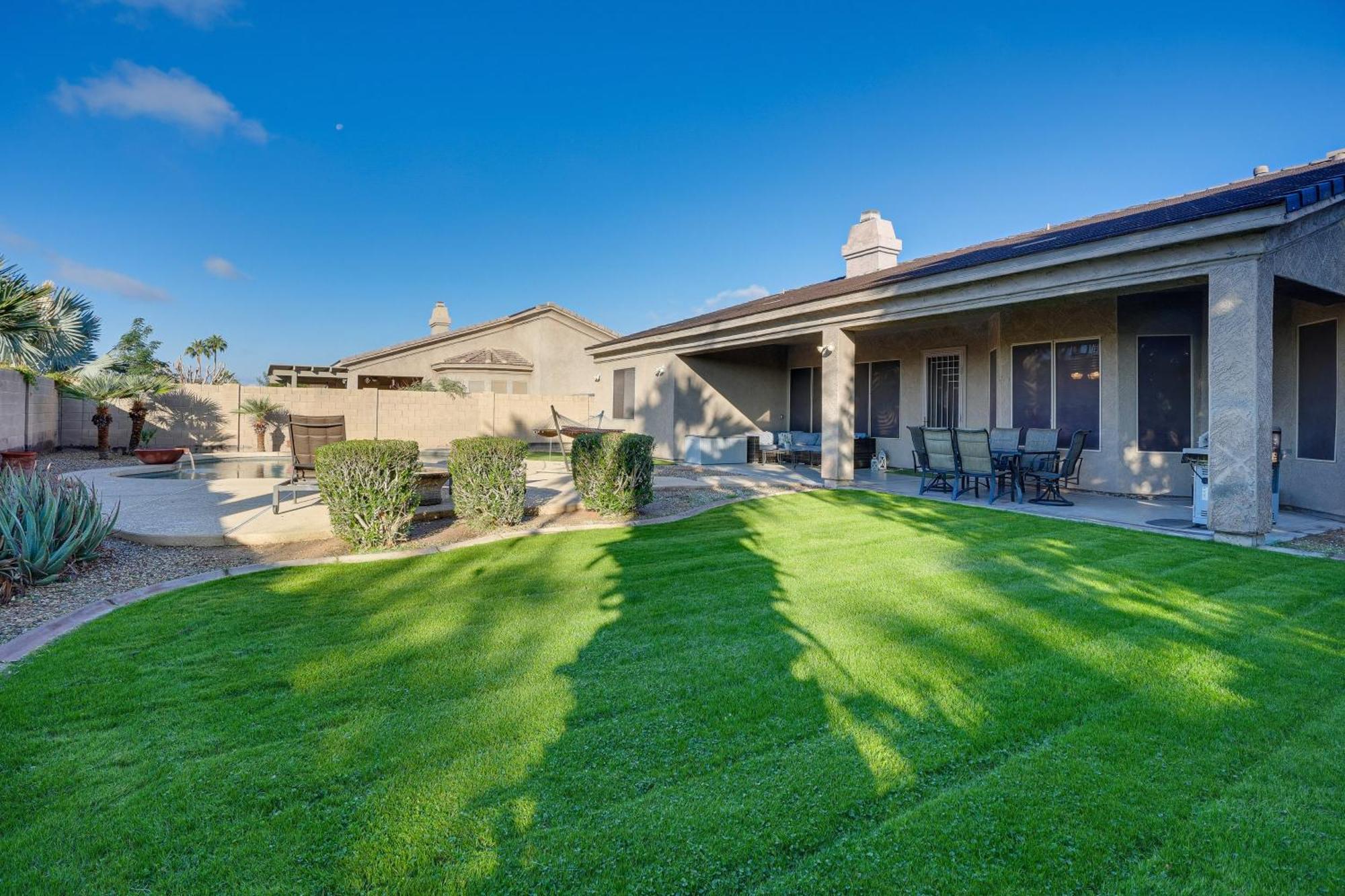 Goodyear Group Getaway With Pool And Putting Green Exteriör bild